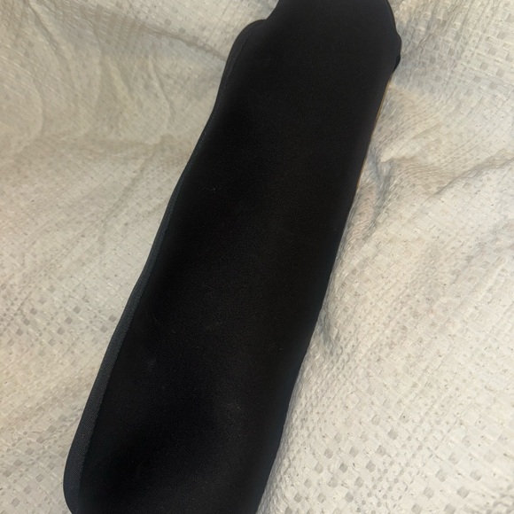 White and Pink Hair Dryer Brush with Black Case - Picture 2 of 3